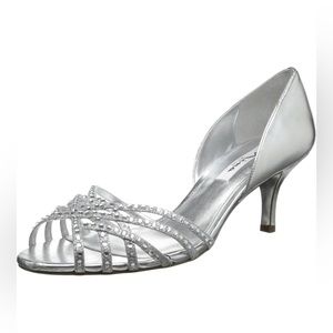 Nina Coastal Dress Sandal Silver Size 7 New